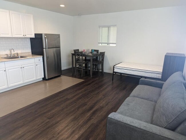Photo - 993 Rosecrans St House