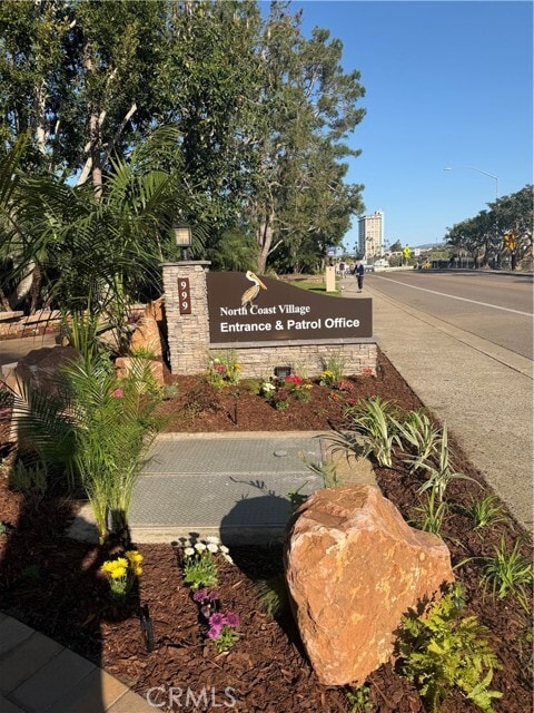 Photo - 999 N Pacific St