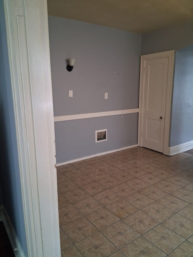 Photo - Welcome to 5028A Mardel in St. Louis, MO! Unit 5028 Mardel 2nd Fl