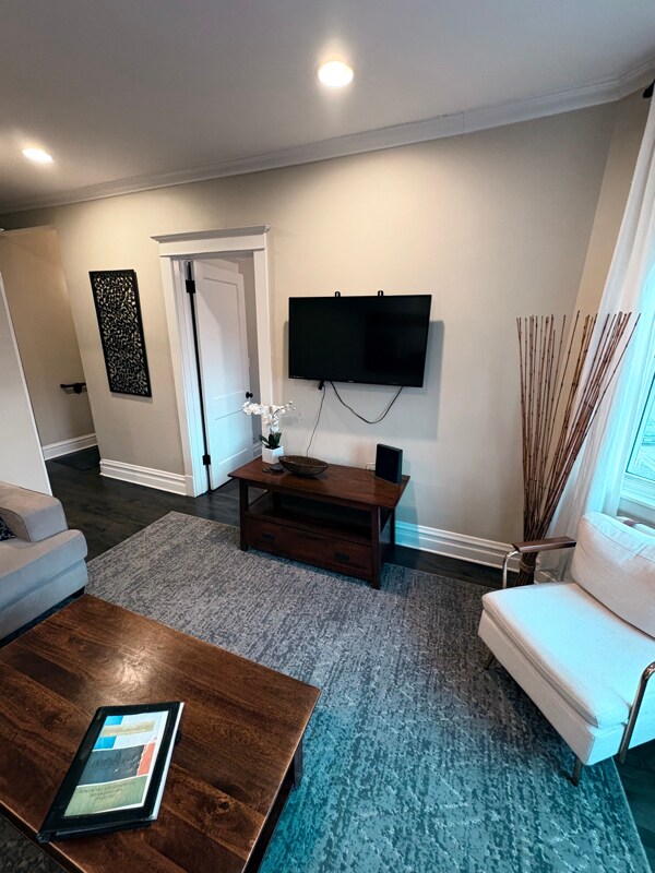 Photo - 3049 N Leavitt St Unit 2