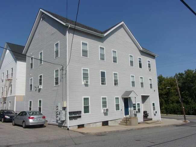 Building Photo - 1 Winter St Unit 5