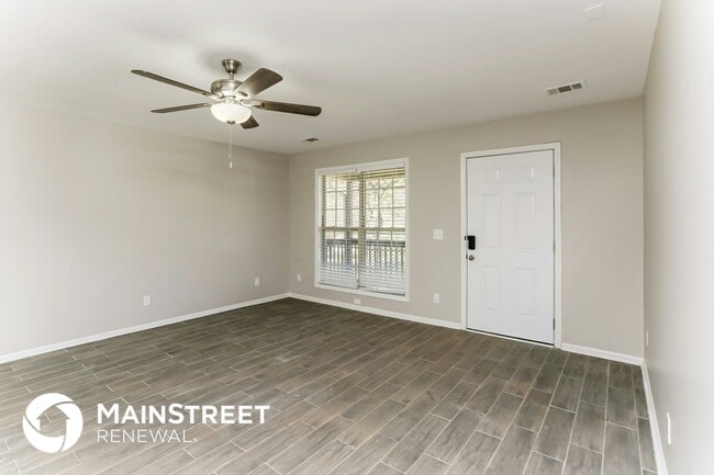 Photo - 27 Jacobs Dr NW