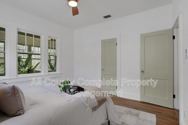 Photo - 4725 French St