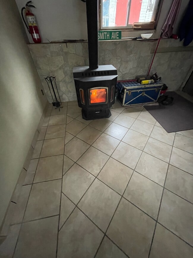 Photo - 1330-6001330 Twan Ave