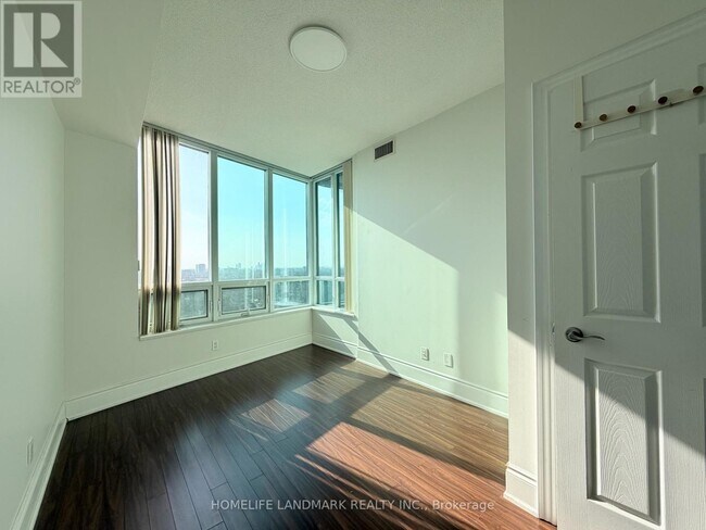 Photo - 15 Greenview Ave Unit 1607