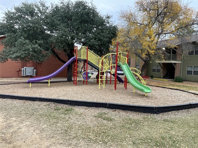 Building Photo - 7203 S Great Trinity Forest Way