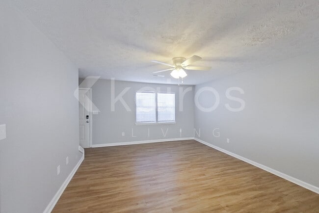 Photo - 168 Deer Pkwy