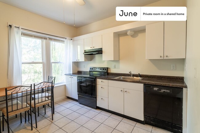 Photo - Room in Shared 4 bed/2 bath home Unidad D