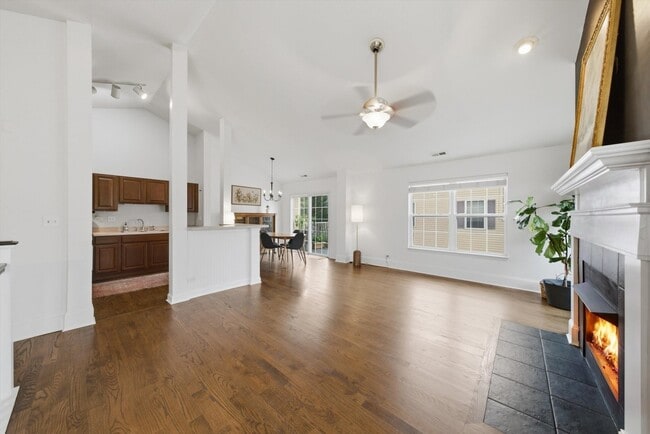2353 Georgetown Cir