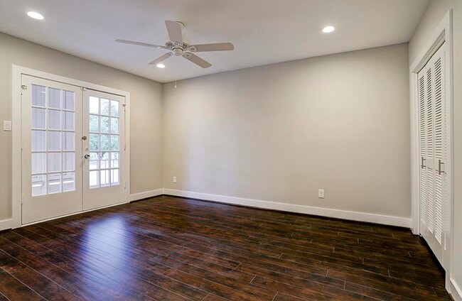 Photo - 2328 Wroxton Rd Unit A