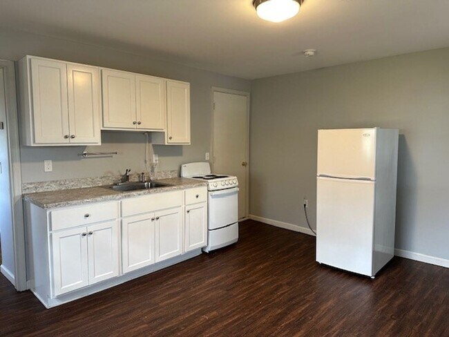Photo - 1 Bedroom 1 Bathroom 1st Floor Apartment F... Unit 7 S. Hetrick Ave