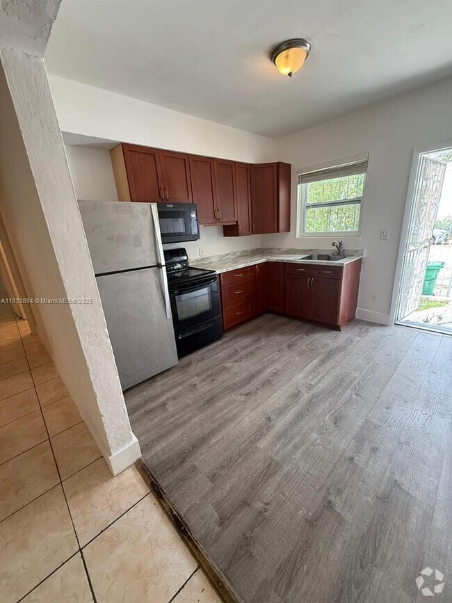 Building Photo - 6909 NW 2nd Ave Unit 3 Rental
