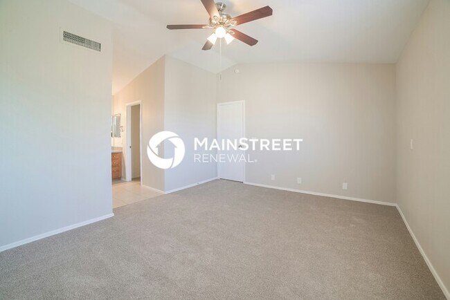 5 Bedroom Pet-Friendly Home in GLENDALE, AZ with Main Street Renewal