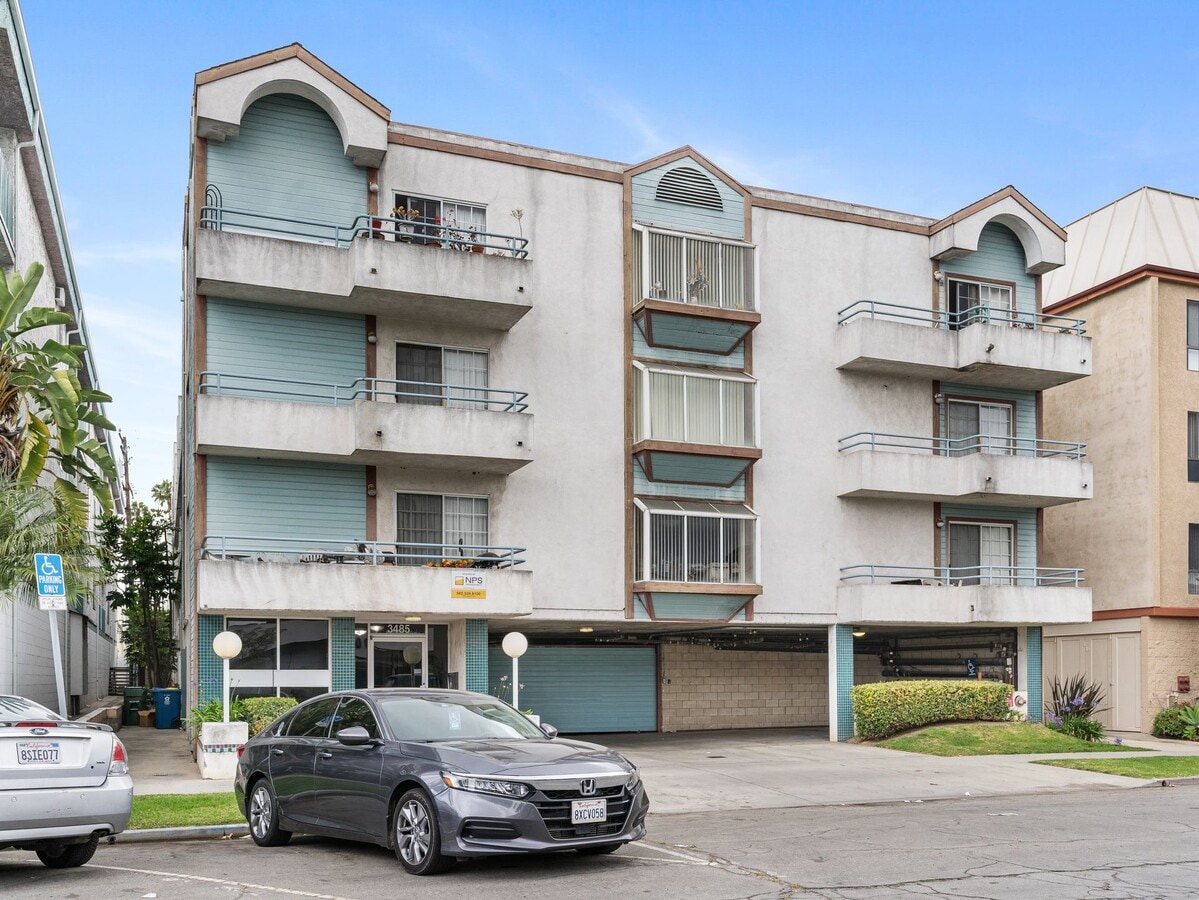 3485 Linden Ave - 3485 Linden Ave