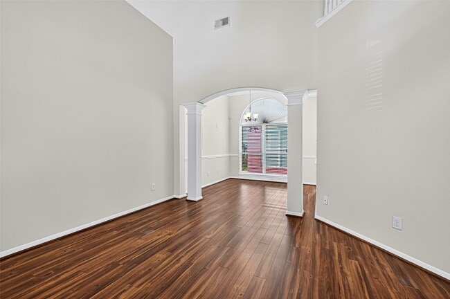 Photo - 15618 Edgemere Ct