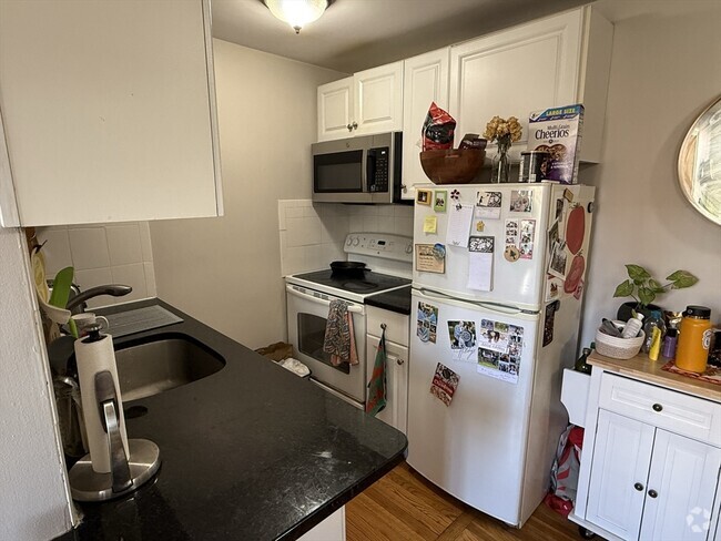Building Photo - 97 W Cedar St Unit 3 Rental