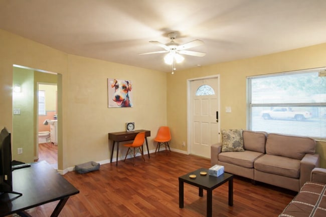 Photo - 1518 E Ellicott St