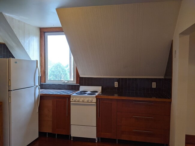 Photo - 20 Wallace Ave Unit 20 Wallace Ave. Apt.3