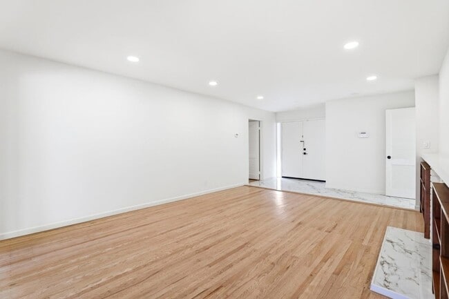 Photo - 1201 Weymoth Dr