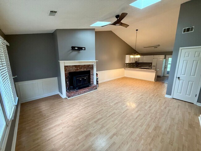 Photo - 1401 Elmdale Pl Unit A