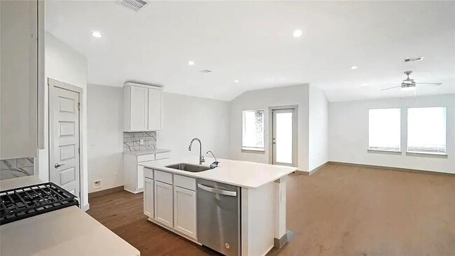 Photo - 4023 Pierce Pl Ln