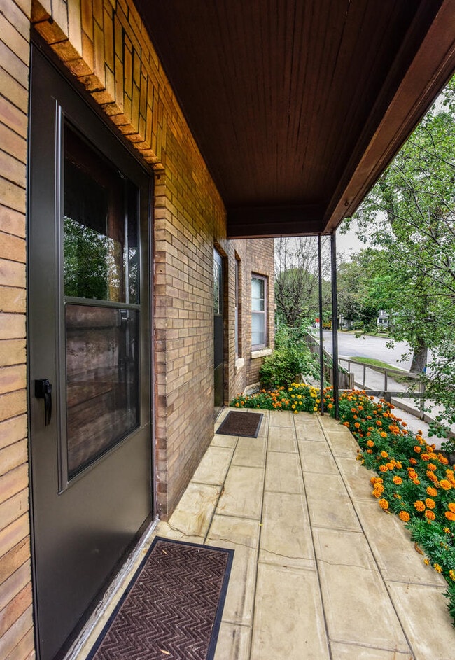 Porche lateral - 802 5th Street Northeast