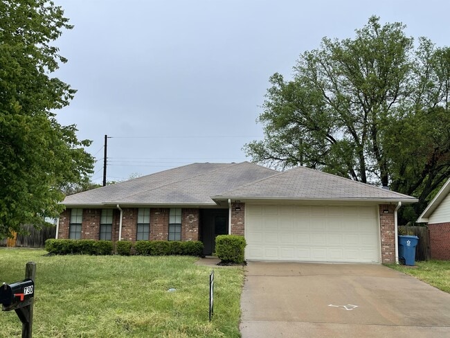 Building Photo - 730 Southwood Dr Rental