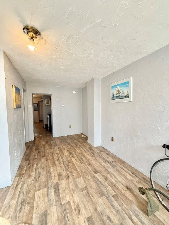 Photo - 402 N 1st St