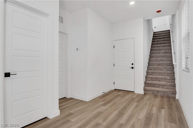 Photo - 1426 Whistling Kite St