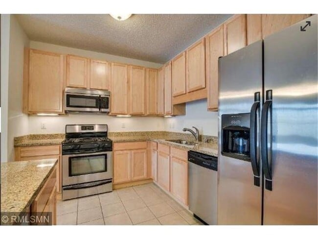 Photo - 619 SE 8th St Unit 309