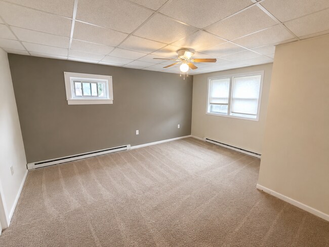 Photo - 1276 Main St