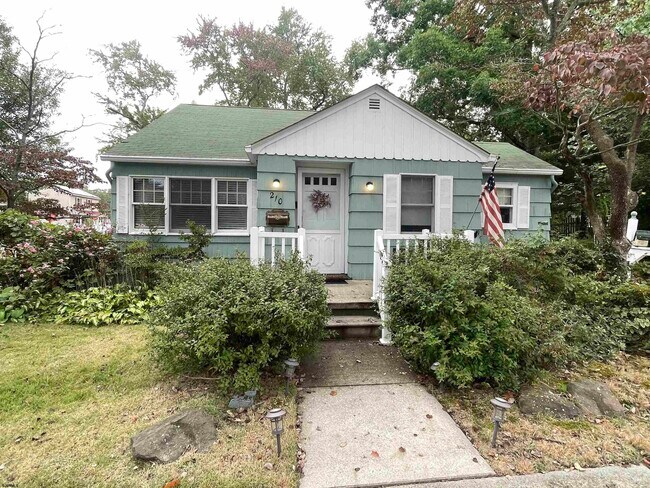 Photo - 210 W Church St House