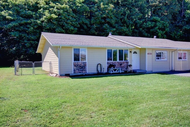 Building Photo - Wilson Duplex Unit A Rental