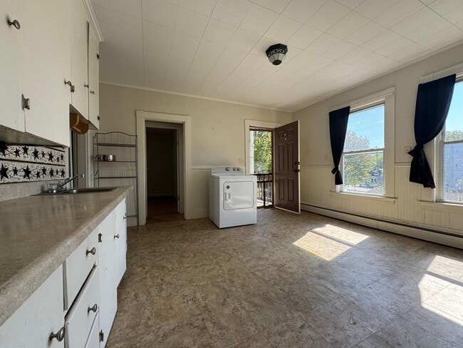 Photo - 932 Lisbon St Unit #2