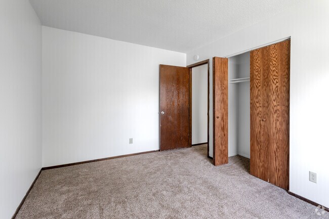 3BR, 1.5BA - 1250SF