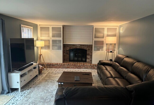 Photo - Fabulous in 4 + 2.5 in OLD FARM - Gorgeous Updates