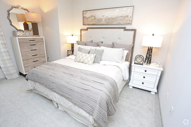 2HAB, 2BA - 1,285 ft² - Habitación - The Lodges on English Station Road