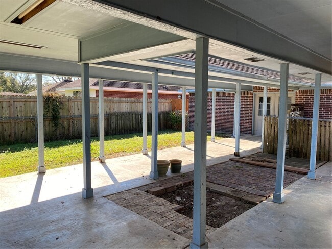 Photo - 301 Jansen Dr