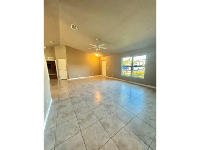 Photo - Annual 3 Bed/2 Bath Home-SE Cape Coral