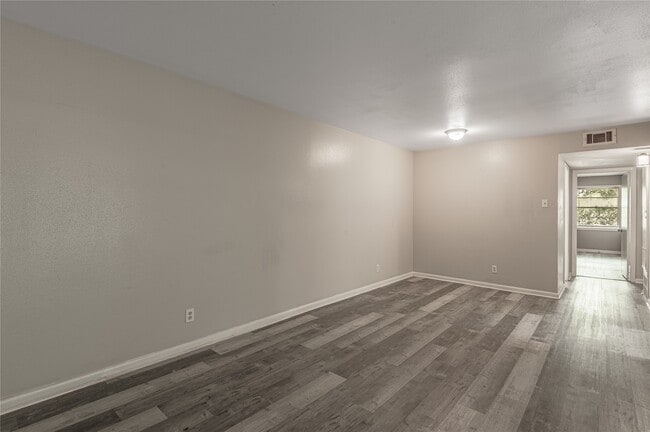 Photo - 818 University Ave Unit 7