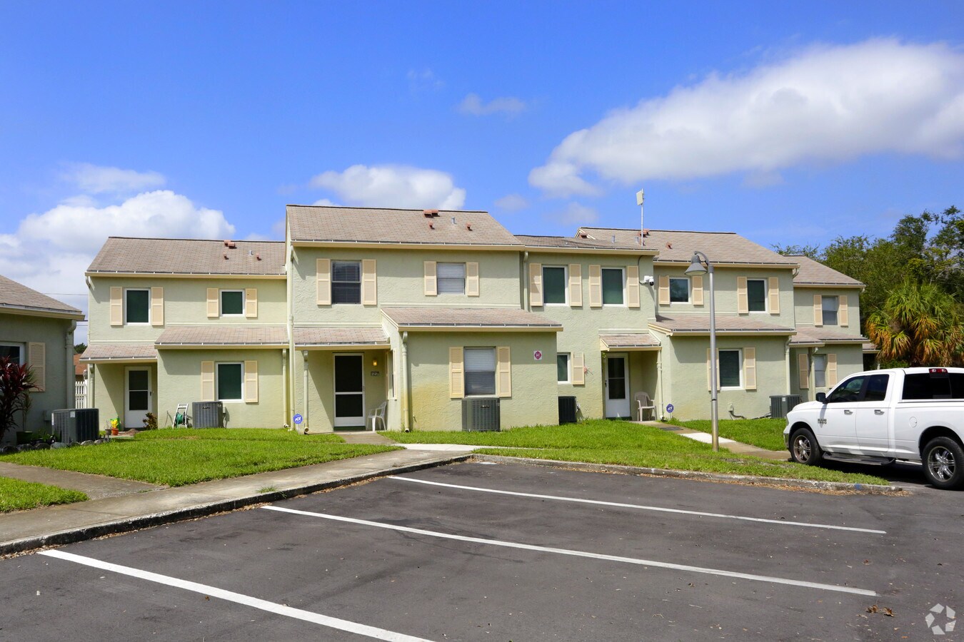 Jamestown Apartments & Townhomes - Jamestown Apartments & Townhomes