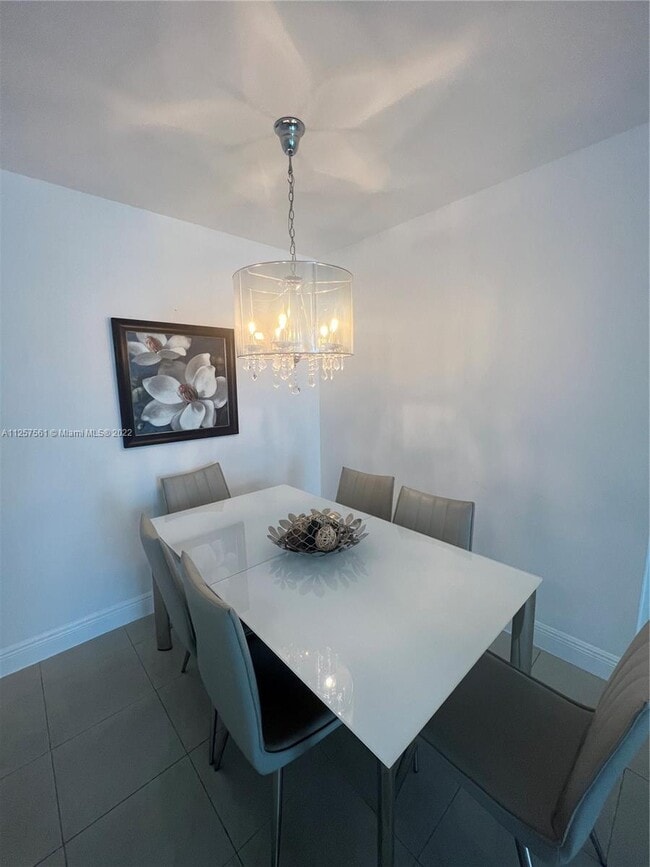 Photo - 5151 Collins Ave Unit 725