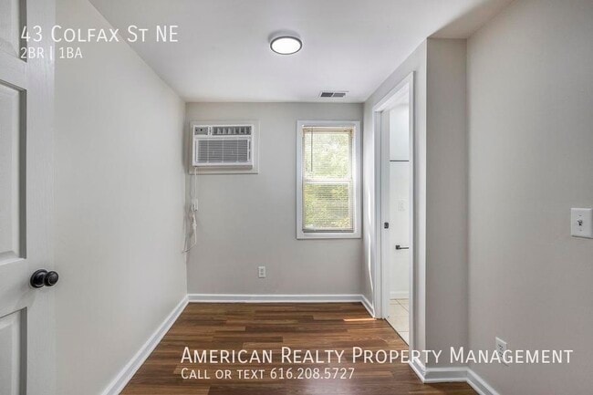 Photo - 43 Colfax St NE