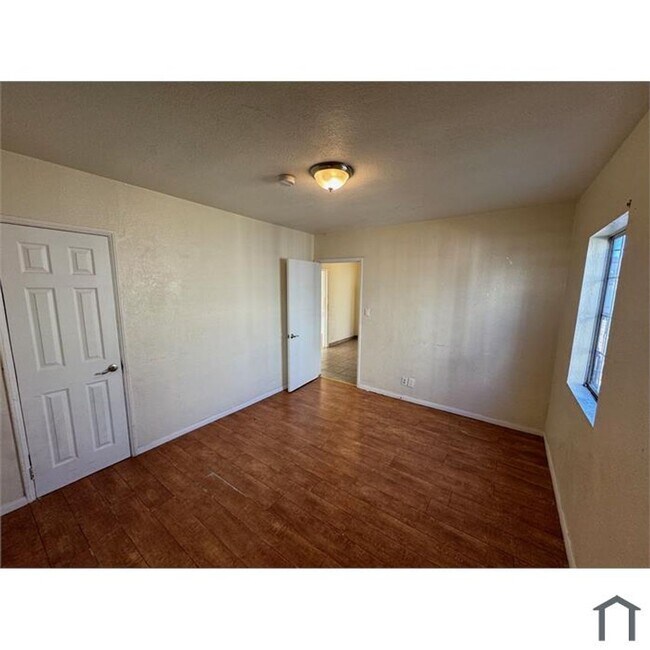 Photo - 1939 W 35th St Unit 1939