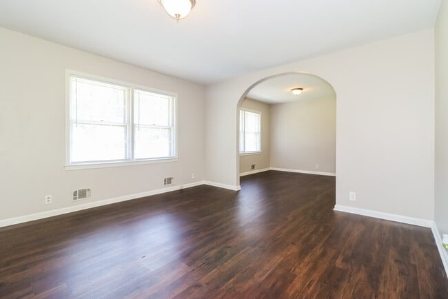 Photo - 5509 Joeclay Dr