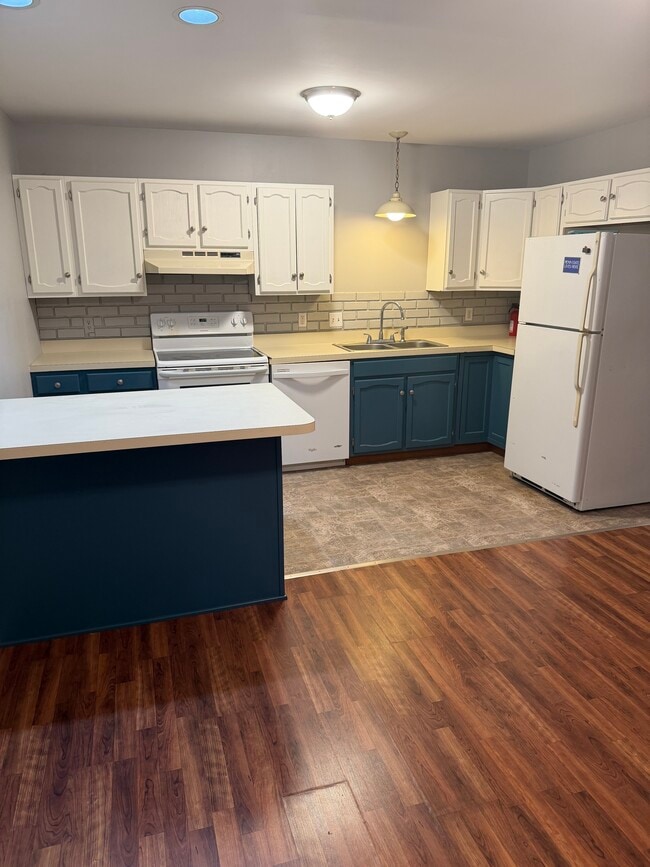 Photo - 329 Oakwood Ave