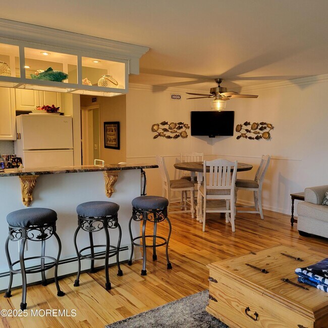 Photo - 107 Wharfside Dr