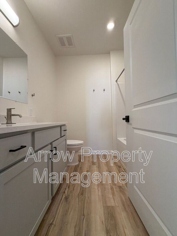 Photo - 2230 R St Unit 6