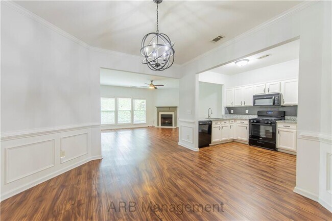 Photo - 4922 Sherwood Way