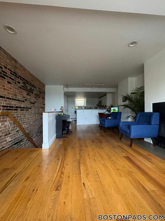 Photo - 40 Medford St Unidad 2